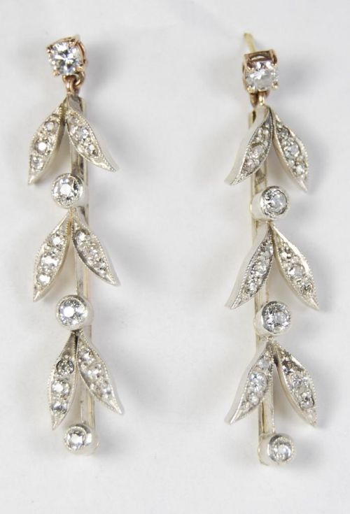 Exceptional Pair of 18ct Gold & 1.75ct Diamond Ladies Victorian Dangle Earrings