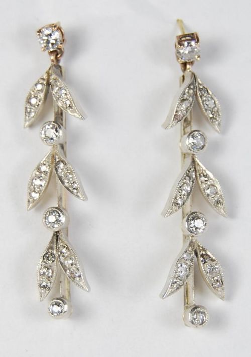 fig 1. Exceptional Pair of 18ct Gold & 1.75ct Diamond Ladies Victorian Dangle Earrings