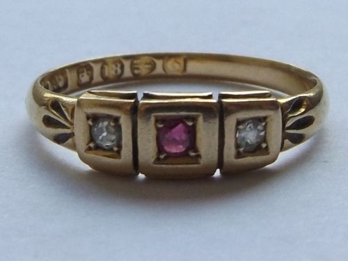 Lovely 18ct Gold Edwardian Ruby & Diamond Ring