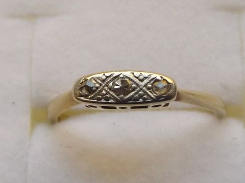 Edwardian 18ct Gold & Plat 3 Stone Diamond Ring