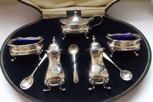 Superb Boxed Hallmarked Silver 5 Piece Cruet Set Birmingham 1918