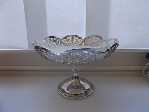 Stunning George V Silver Pedestal Bowl, Walker & Hall, Sheffield 1922