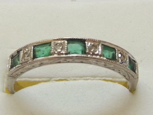 Lovely 18ct White Gold Emerald & Diamond Half Eternity Ring C1930
