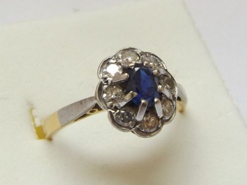 Beautiful Art Deco Period 18ct Gold Sapphire & Diamond Ring