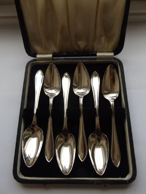 Lovely Boxed Set of Silver Fruit Spoons