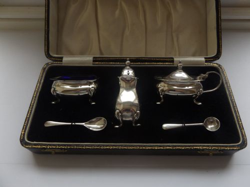 Lovely Silver Boxed Cruet Set