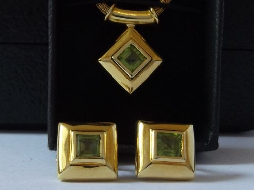 Superb Art Deco18ct Gold Peridot Earrings, Pendant & Necklace Suite