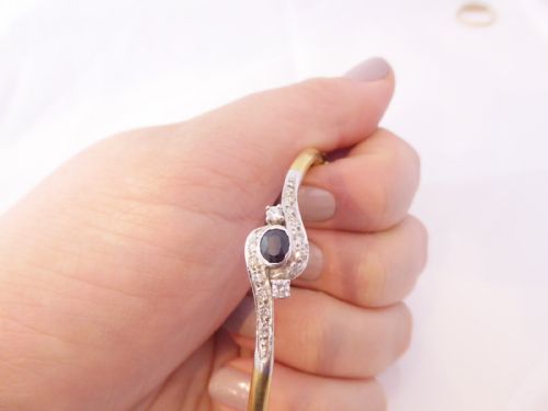 Beautiful Art Deco 18ct Gold Sapphire & Diamond Bangle