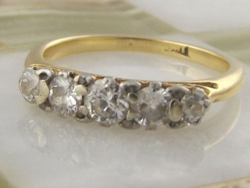 Super 18ct Gold 0.6ct Diamond 5 Stone Ring