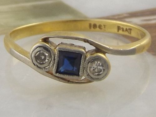 Lovely 18ct Gold Art Deco Sapphire and Diamond Ring