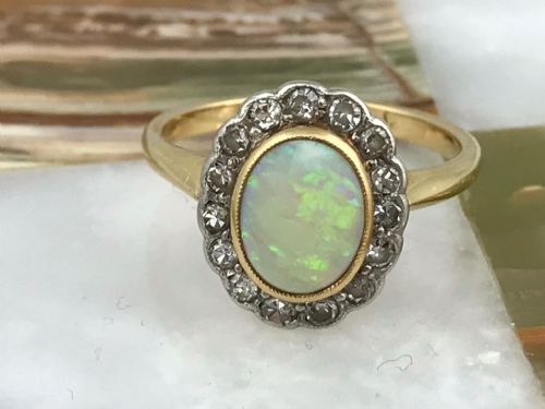 Stunning 18ct Yellow Gold Vitorian Opal & Diamonds Ring