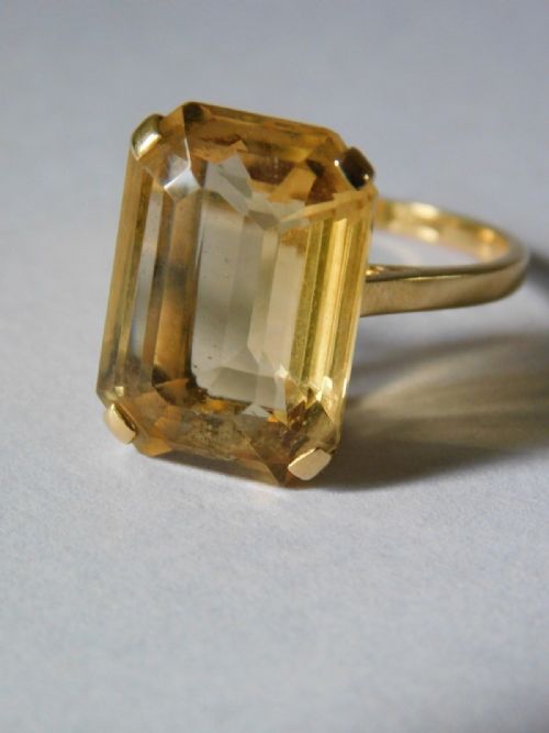 Stunning 18ct Gold 13ct Citrine Ring