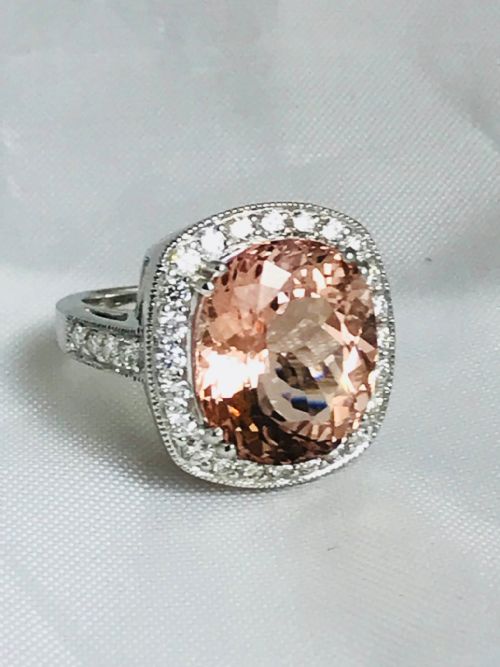 18ct White Gold Morganite (15ct) and Diamond (1ct) 11.2g Size N