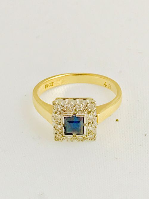 Pretty Art Deco 18ct Gold Sapphire & Diamond Ring