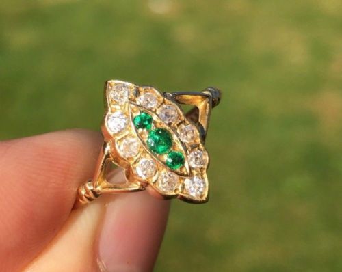 Pretty 18ct Gold Emerald & Diamond Marquis Ring