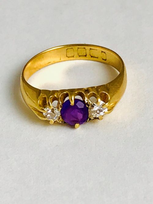 
Antique 18ct Gold Amethyst & Diamond Ring