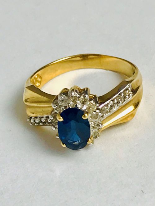 Lovely Vintage 14ct Gold Sapphire & Diamond Ring
