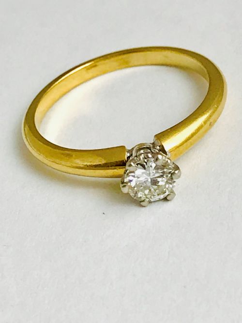 Beautiful Art Deco 18ct Gold 0.4ct Diamond Solitaire Ring
