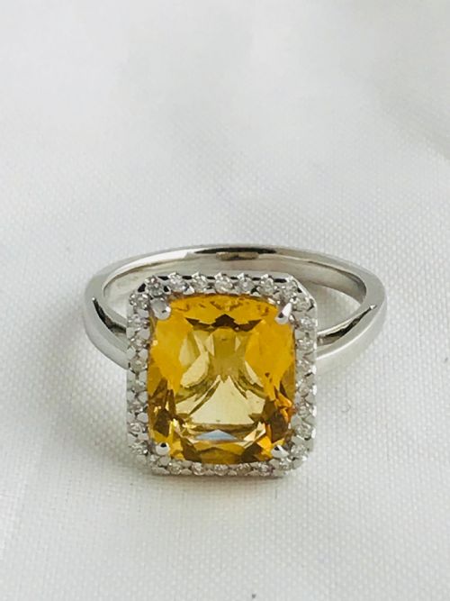 Stunning 18 Carat White Gold Citrine and Diamond Cluster Ring