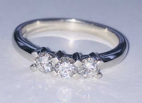 Stunning Platinum & 3 Stone Diamond Ring