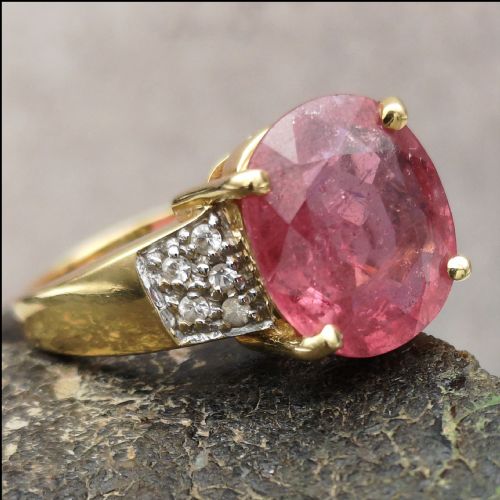 Beautiful 18ct Gold 7.5ct Ruby Diamond Ring