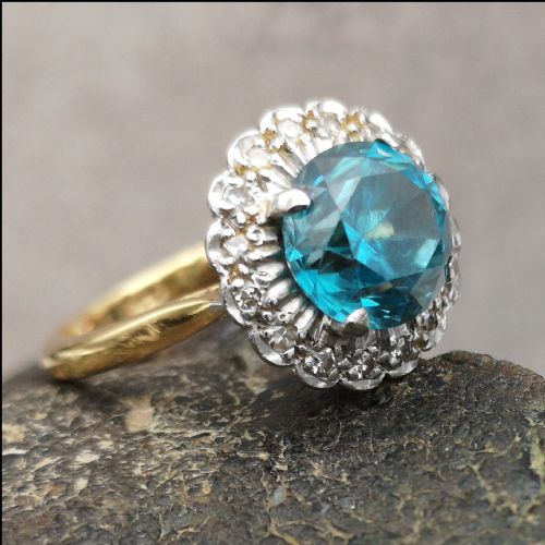Superb Art Deco 1.3/4ct Old Cut Blue Zircon and Diamond 18ct Gold Ring