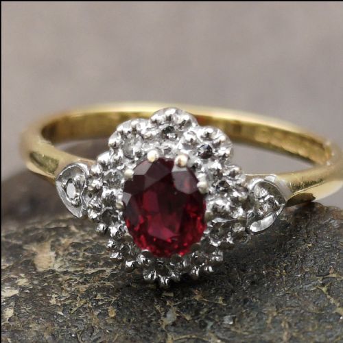Beautiful 18ct Gold Natural Ruby & Diamond Cluster Ring