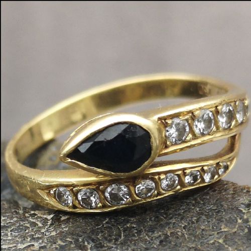 Lovely 18ct Gold Diamond and Sapphire Snake Ring
