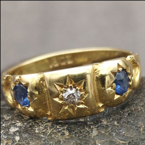 Lovely Victorian 18ct Gold Sapphire & Diamond Gypsy Ring