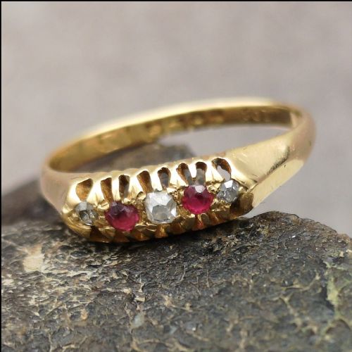 Superb 18ct Gold Diamond and Ruby Ring London 1916