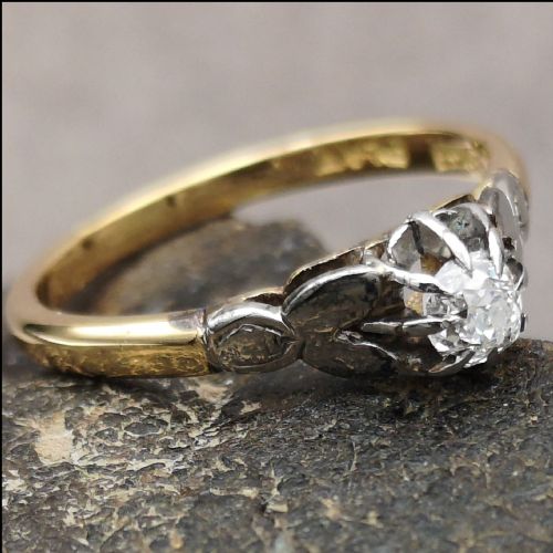 Lovely Edwardian 18ct Gold & Platinum Diamond Solitaire Ring