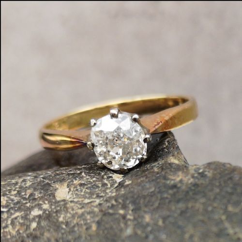 Lovely 0.7ct Diamond Solitaire 18ct Gold Ring