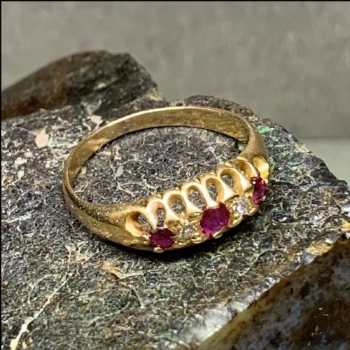 Antique Victorian Diamond and Ruby 18ct Gold Ring
