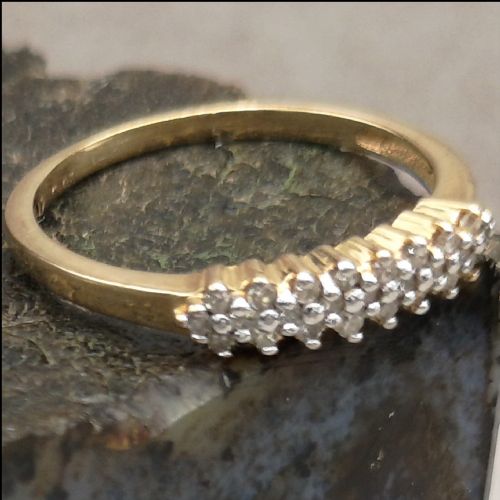 Lovely 9ct Gold Diamond Cluster Ring