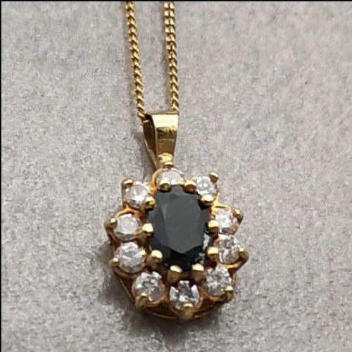 Beautiful 18ct Gold Sapphire and Diamond Cluster Pendant on 18ct Gold Chain