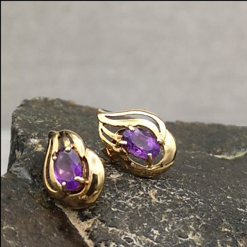9ct Gold Pair of Amethyst Vintage Stud Earrings