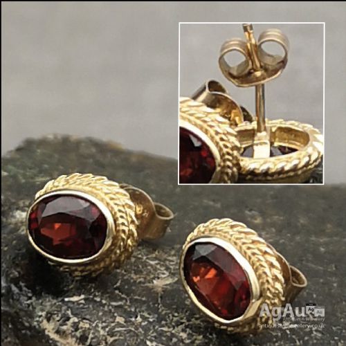 fig 1. Stunning Pair of Vintage 9ct Gold Oval Garnet Stud Earrings