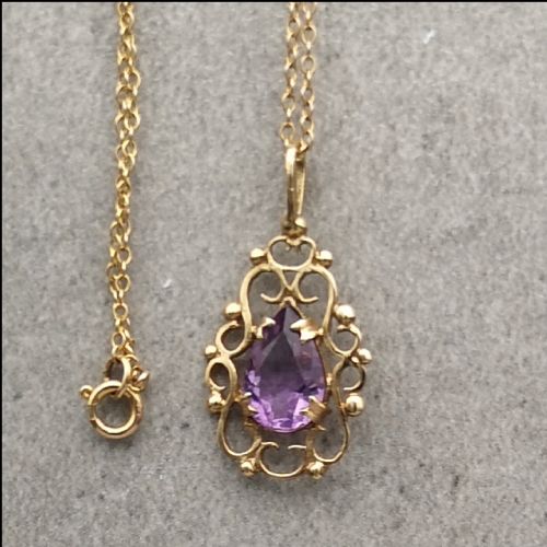 Vintage 9 Ct Gold Amethyst Peardrop Necklace