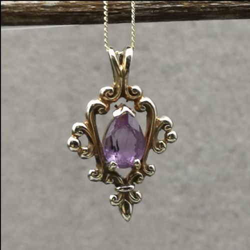 9ct Gold Amethyst Stone Set Pendant and Chain