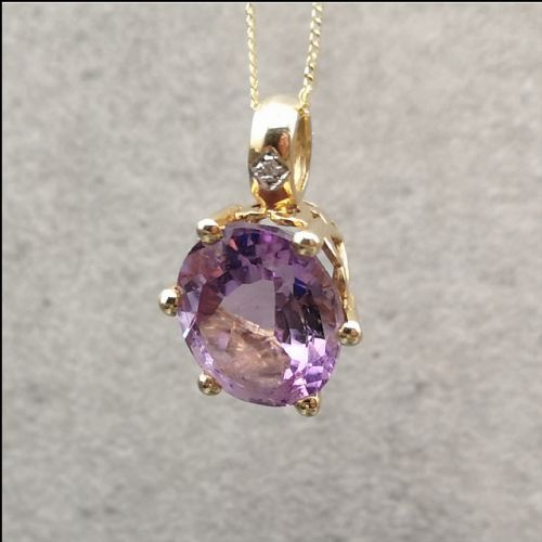 9ct Gold Diamond & 5ct Amethyst Pendant and Chain