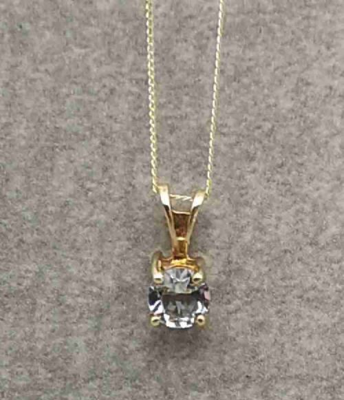 9ct Gold Topaz Pendant and Chain