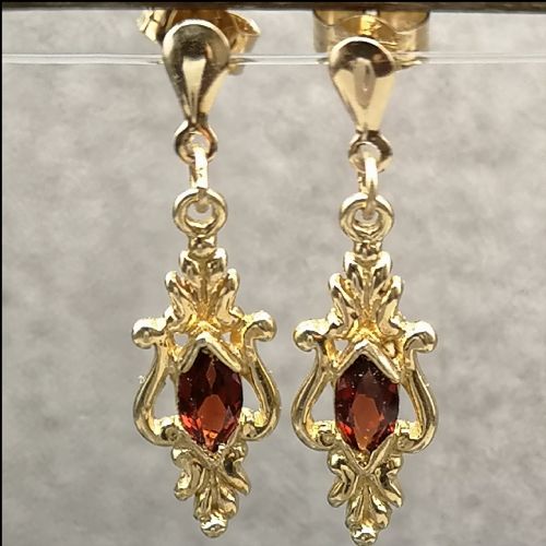 9ct Gold Pair of Garnet Drop Earrings