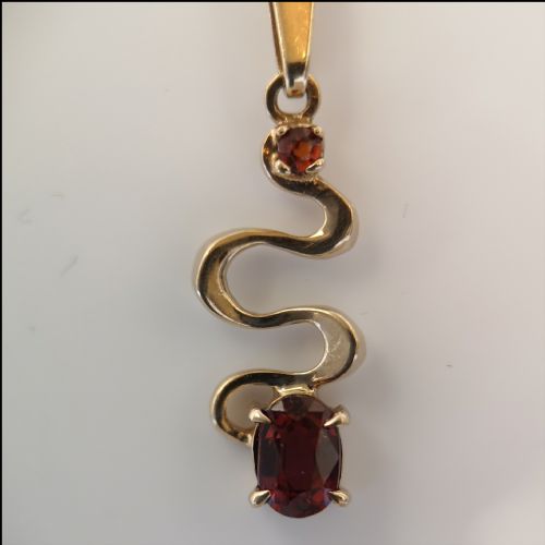 9ct Gold Garnet Vintage Snake Pendant on Chain