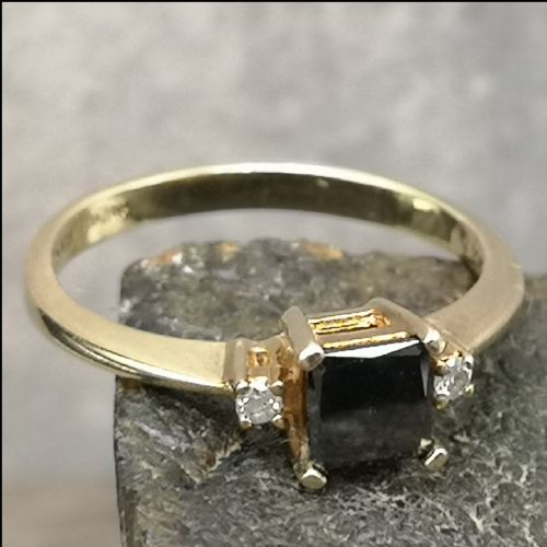 9ct Gold Princess Cut Black Diamond & Round Cut White Diamond Ring
