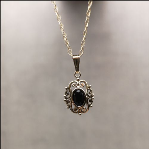 9ct Gold Sapphire Pendant Necklace