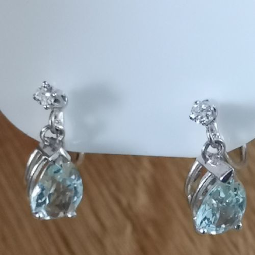 18ct White Gold Aquamarine & Diamond Screw Back Earrings