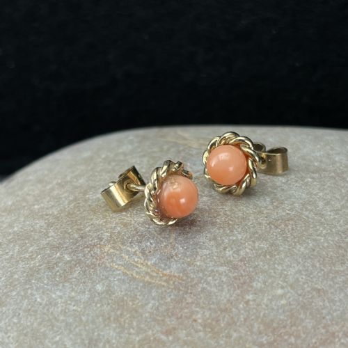 9ct Gold Coral Stud Earrings