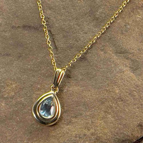 9ct Gold Blue Topaz Pendant Necklace

