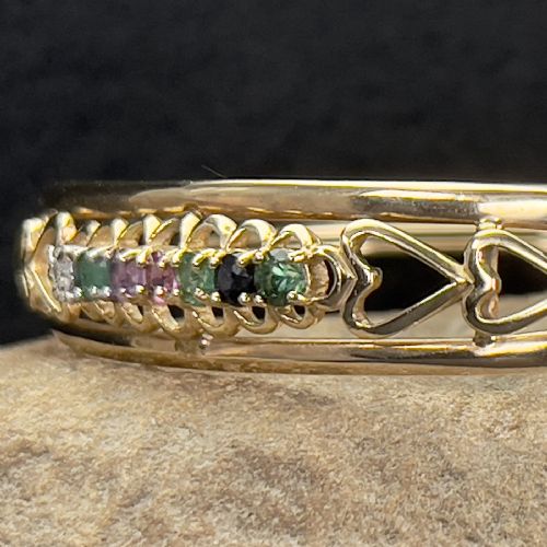 fig 1. 9ct Gold Vintage DEAREST Bangle