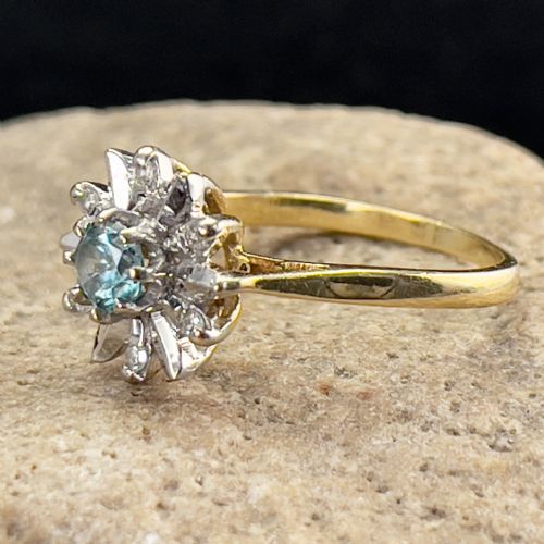 fig 1. 18ct Gold Aquamarine & Diamond Starburst Ring